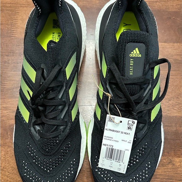 Adidas Ultraboost Light - black with green